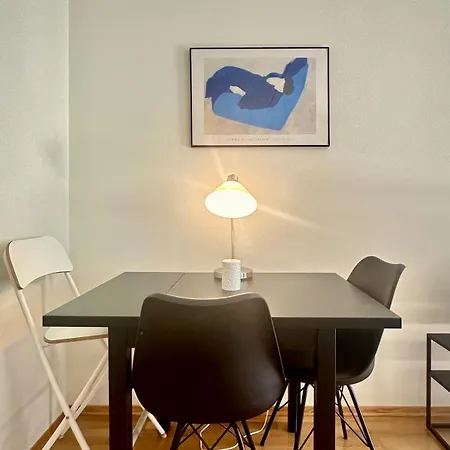 Apartamento Modern In With Balcony & Parking